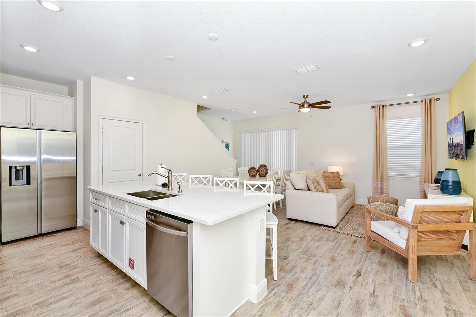 8146 COCONUT PL