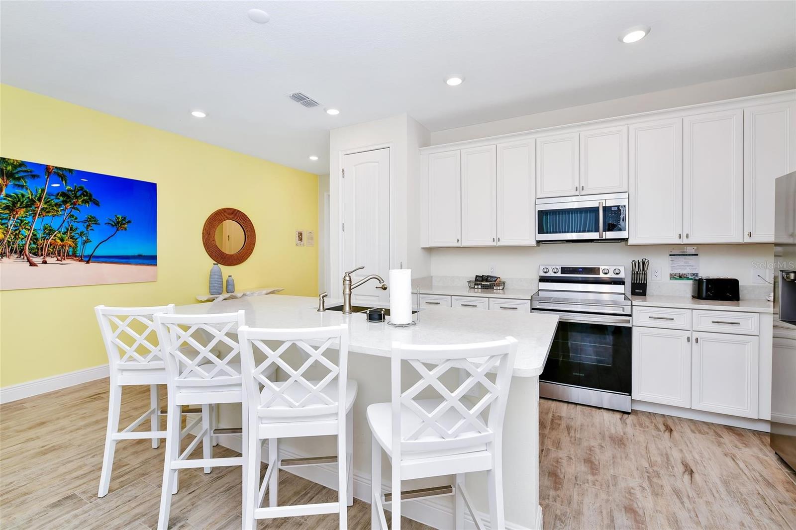 8146 COCONUT PL