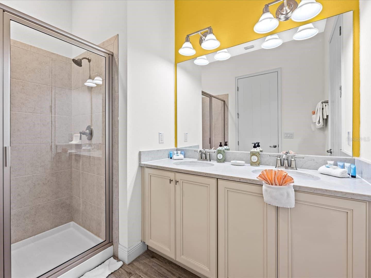 3020 PARROT HEAD PL