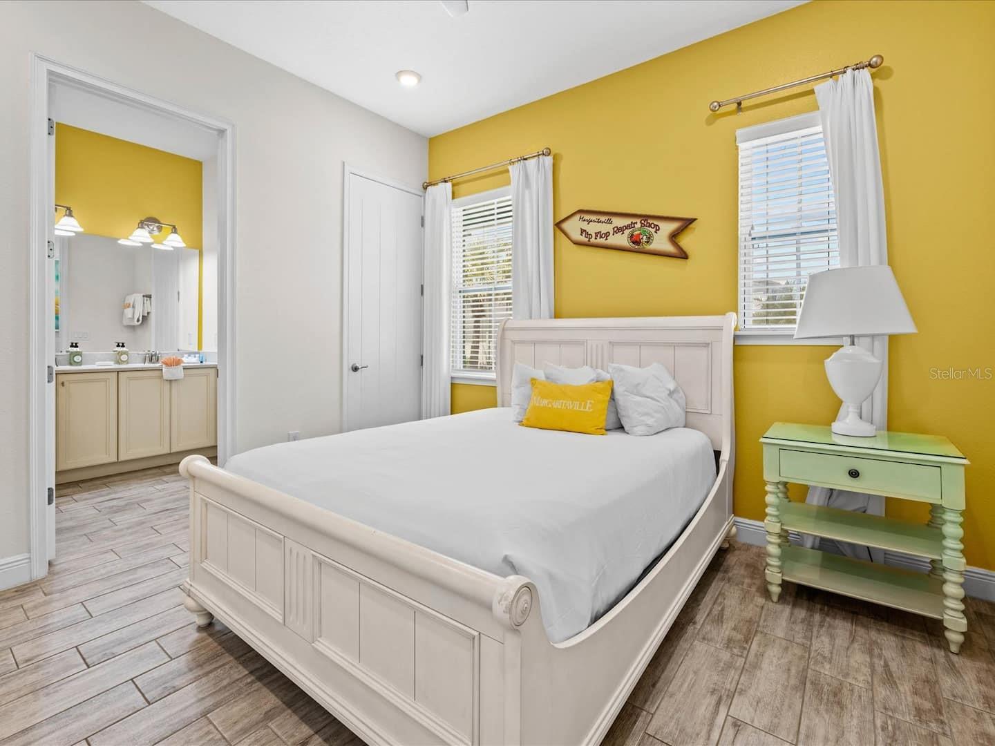 3020 PARROT HEAD PL