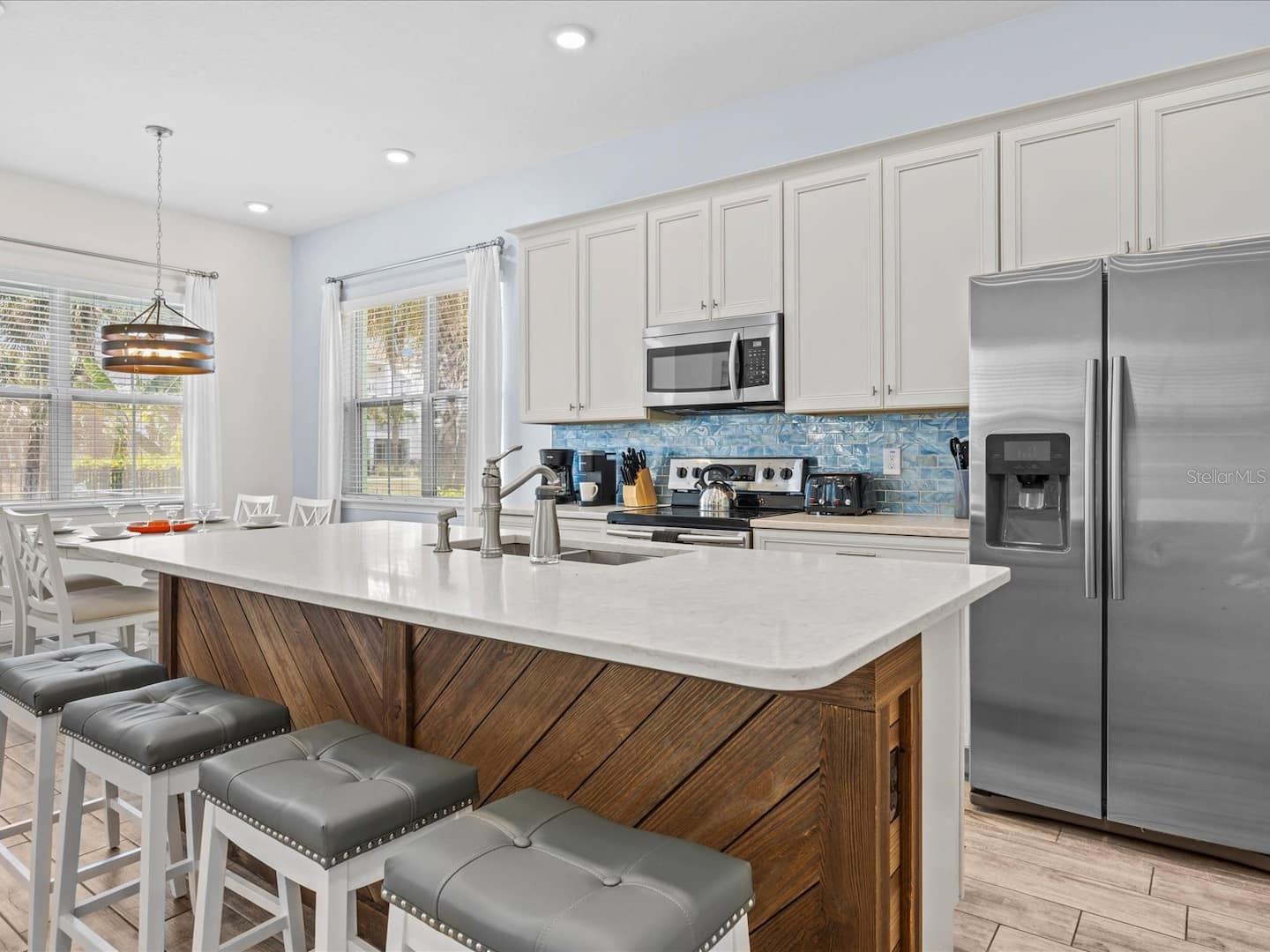 3020 PARROT HEAD PL