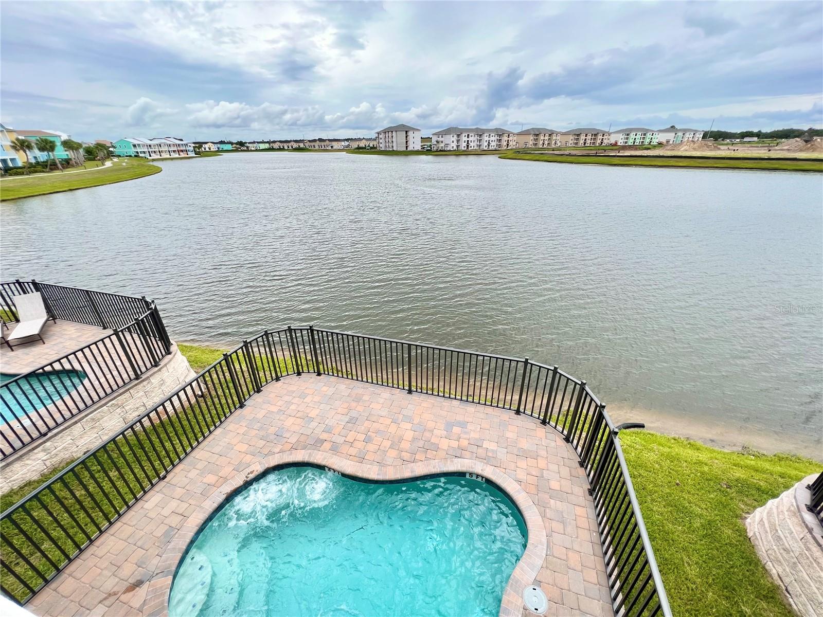 3032 PARROT HEAD PL