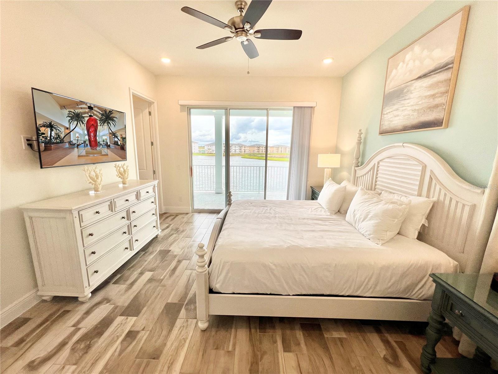 3032 PARROT HEAD PL