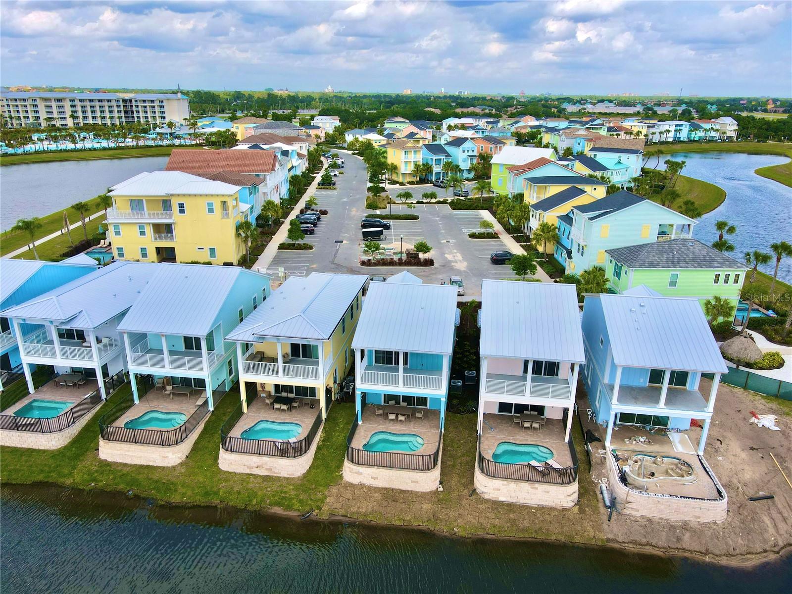 3032 PARROT HEAD PL