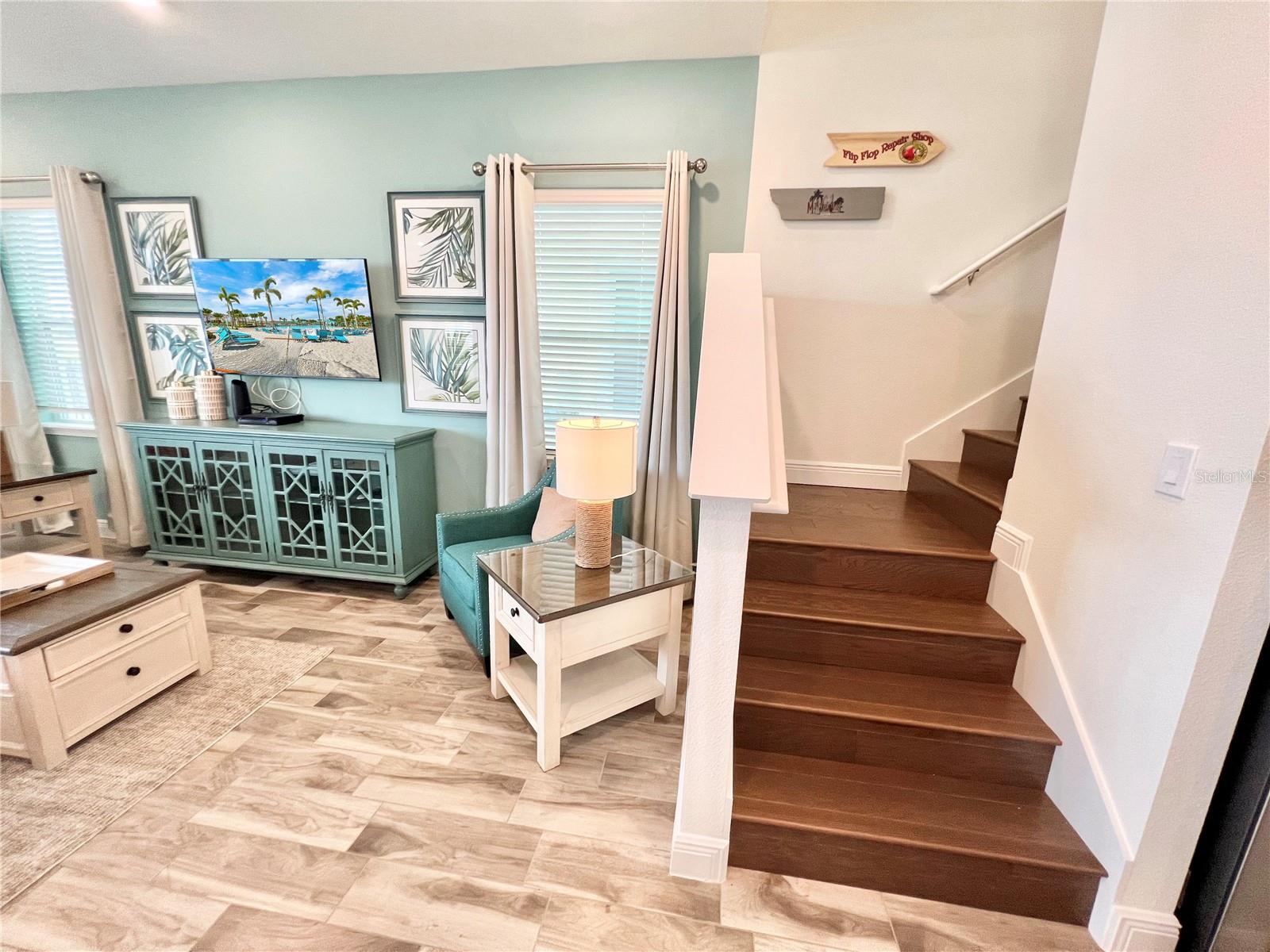 3032 PARROT HEAD PL