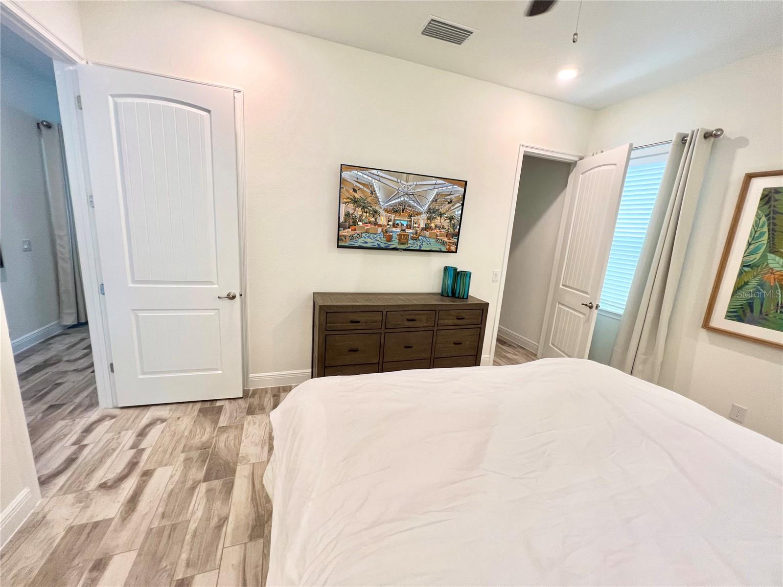 3032 PARROT HEAD PL