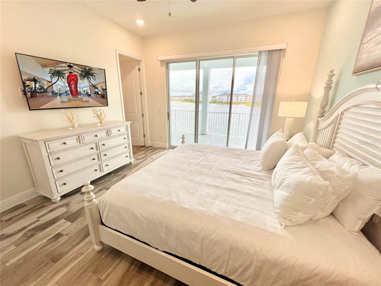 3032 PARROT HEAD PL