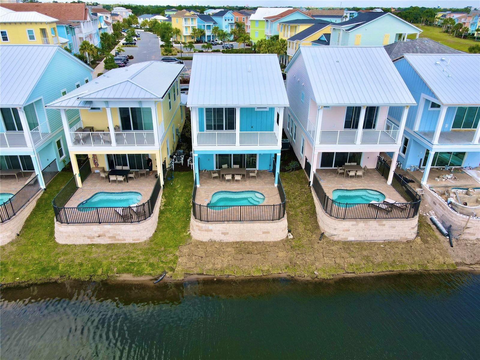 3032 PARROT HEAD PL
