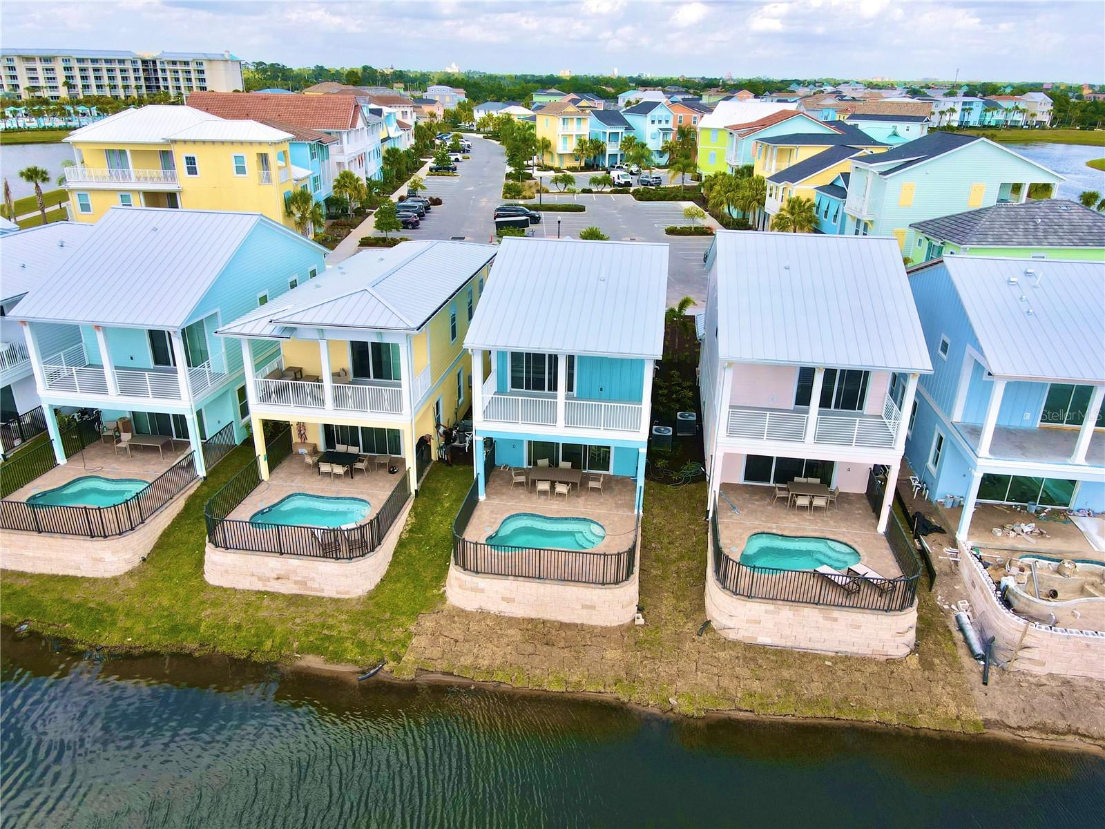 3032 PARROT HEAD PL