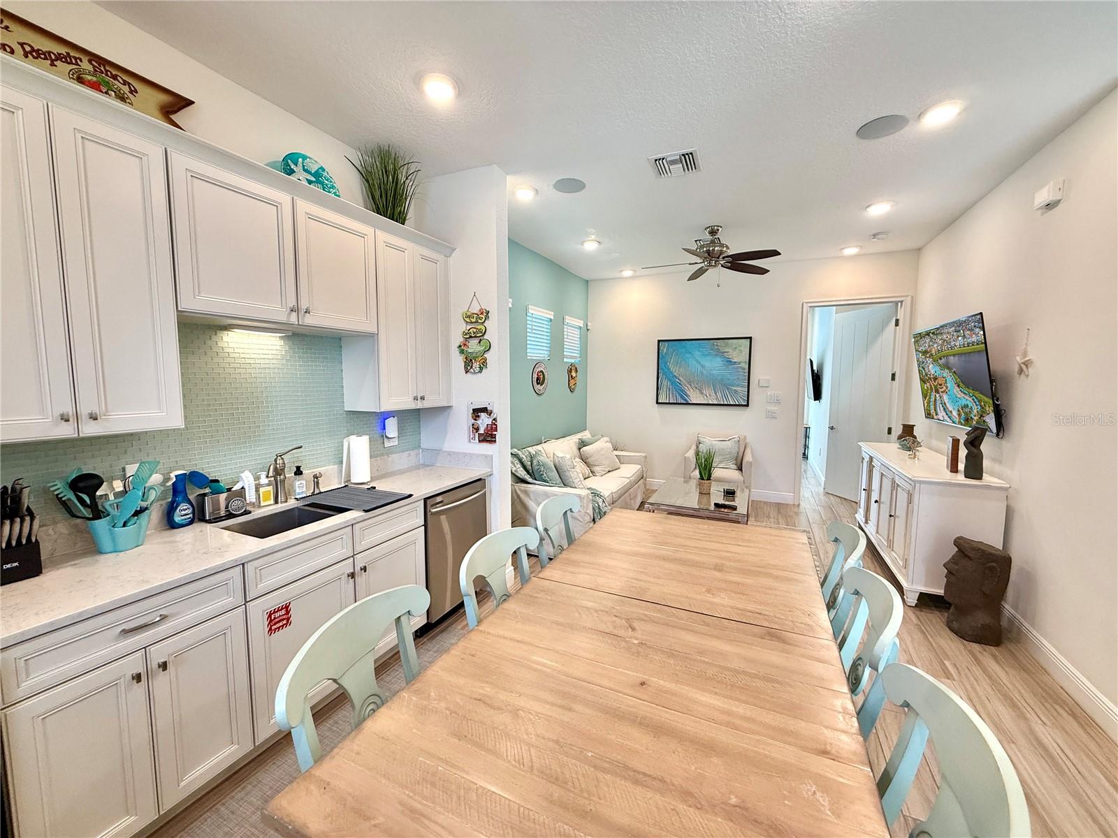 3001 LATITUDE LN