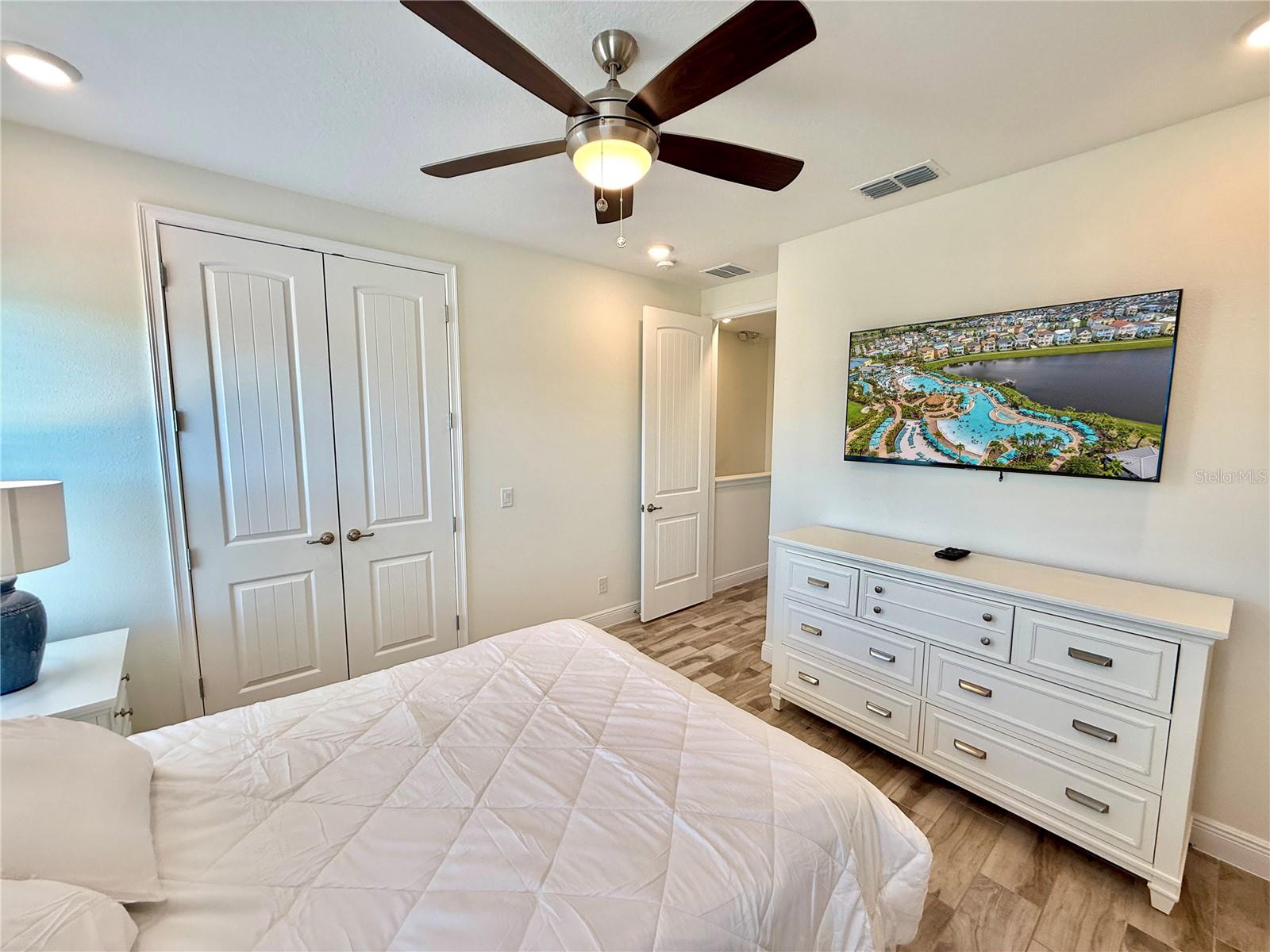 2906 CASTAWAY LN