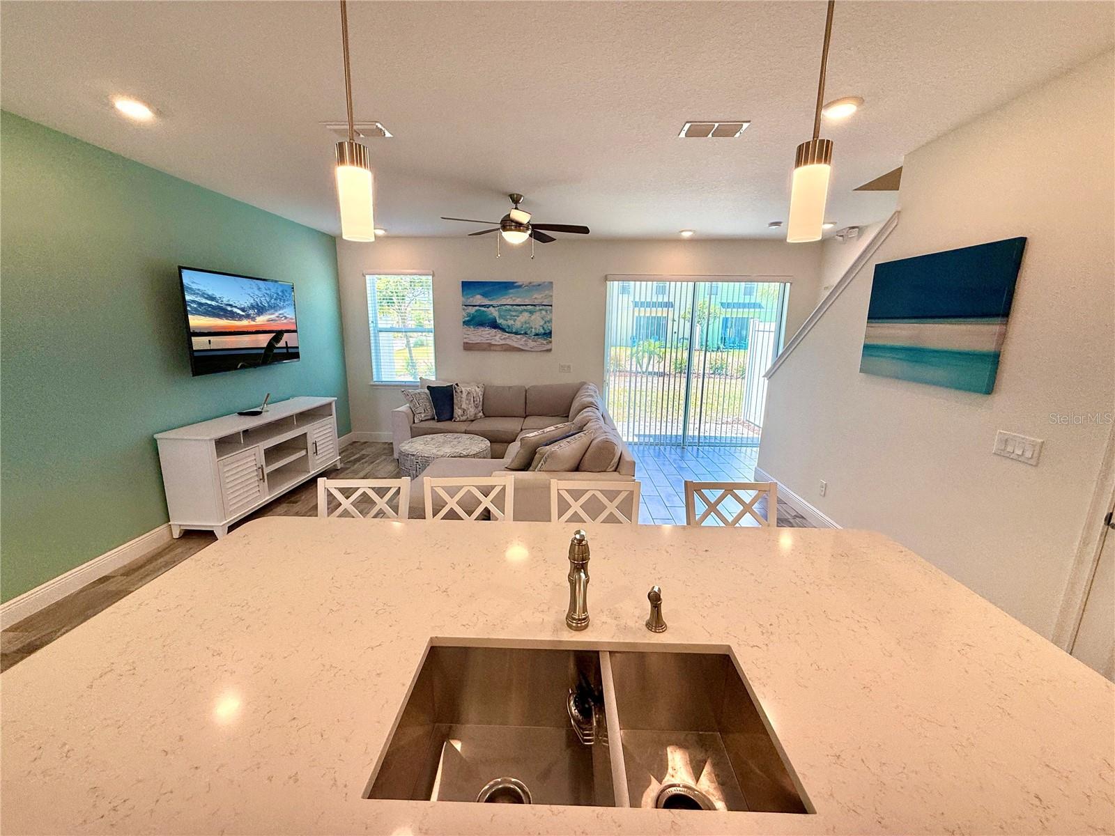 2906 CASTAWAY LN
