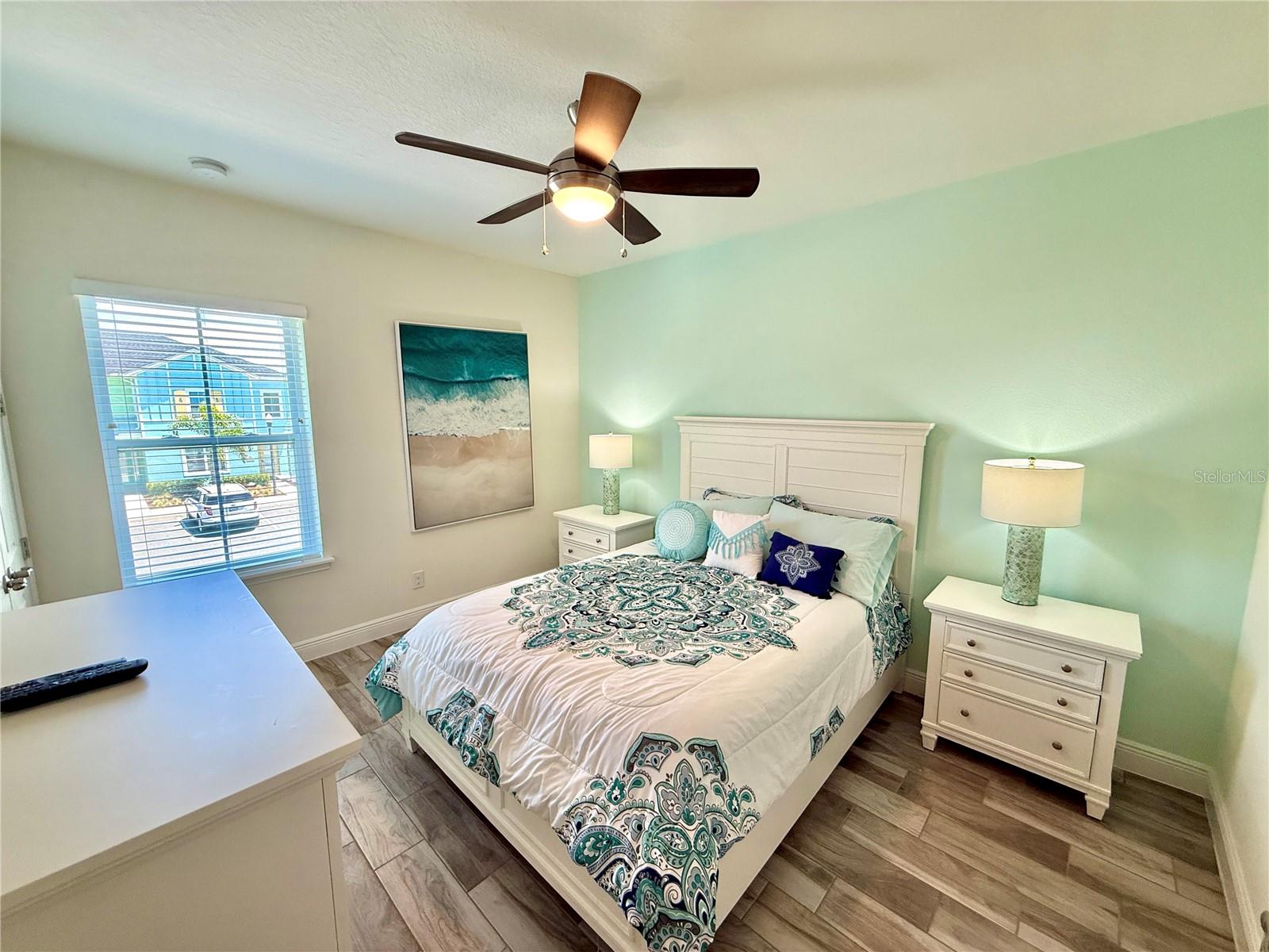 2906 CASTAWAY LN