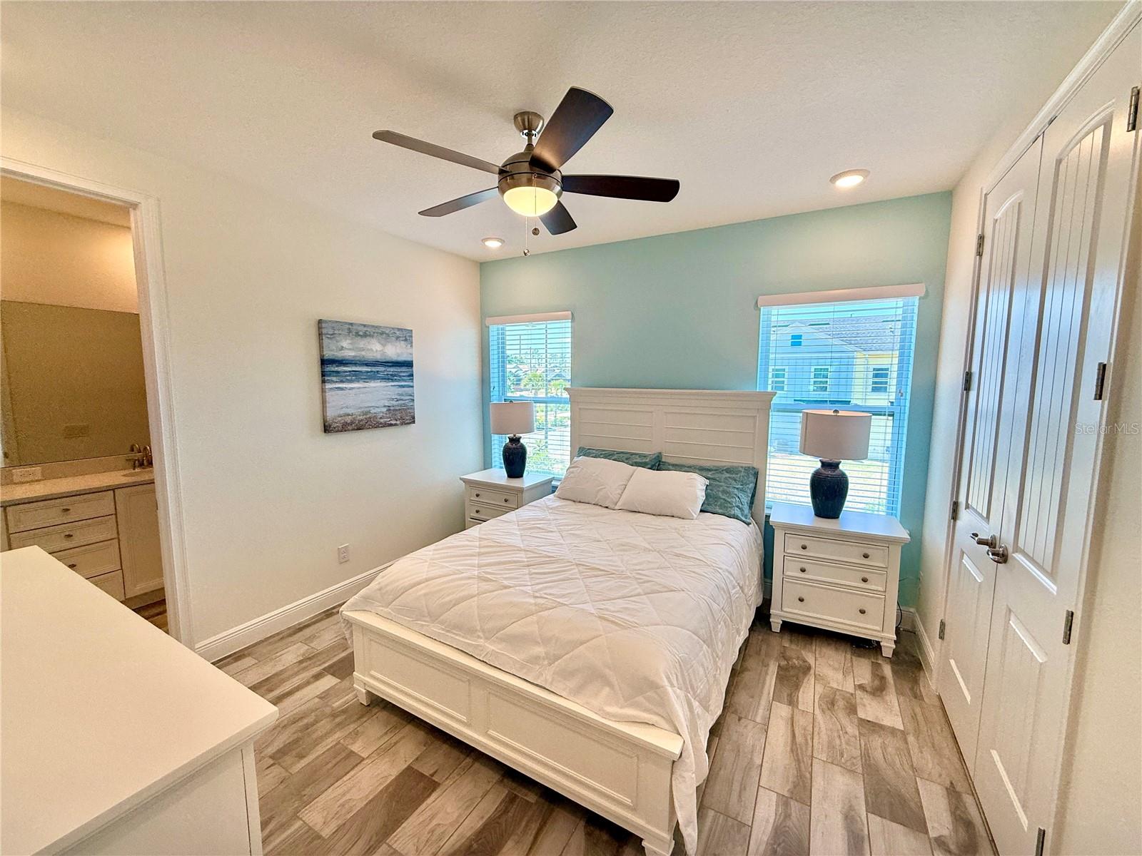 2906 CASTAWAY LN