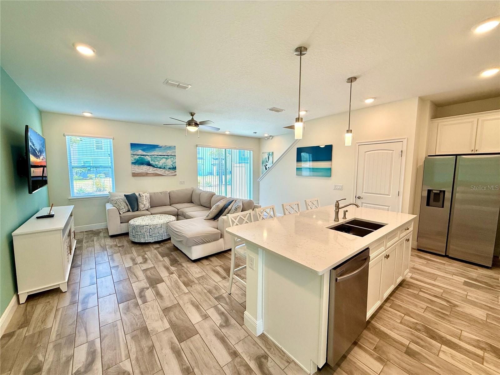 2906 CASTAWAY LN
