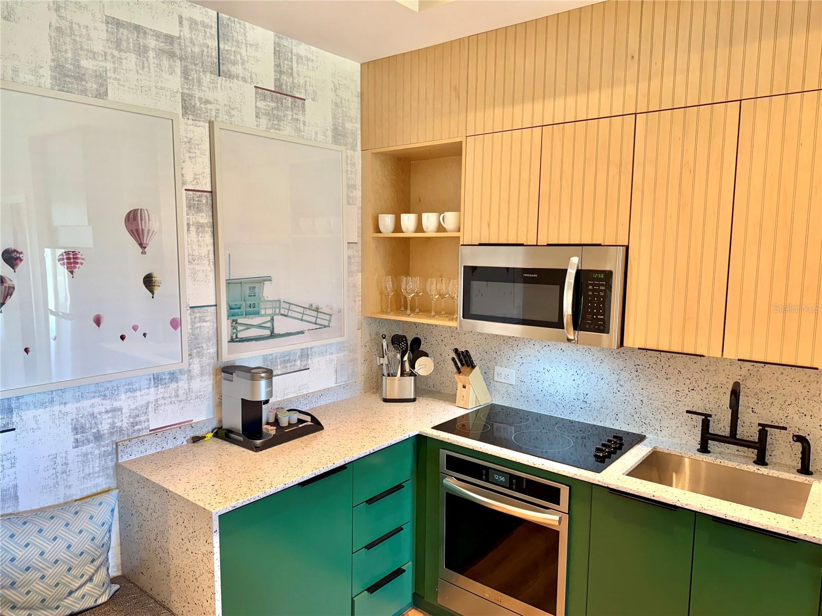 3151 SUNSET WALK DR #208