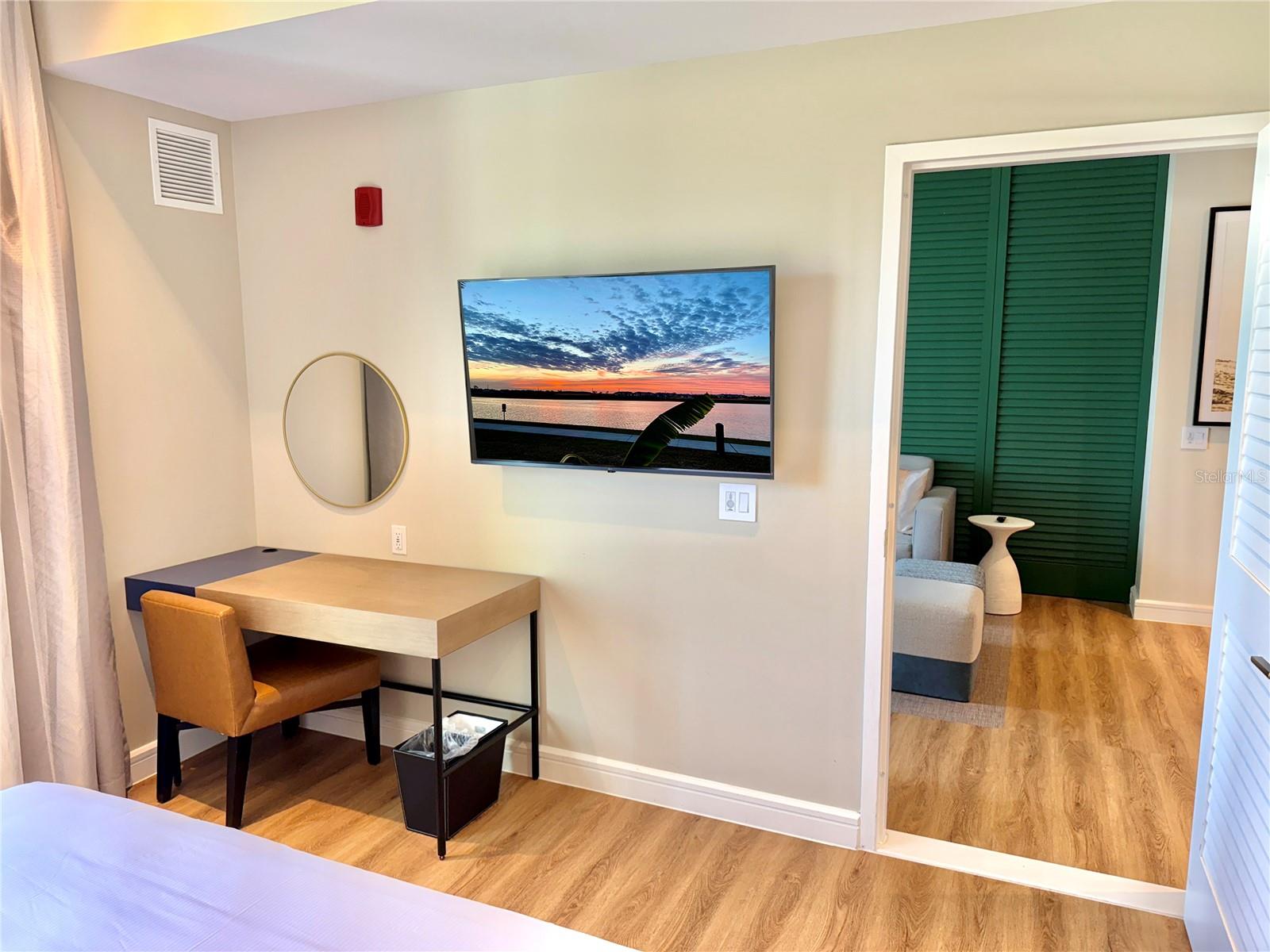3151 SUNSET WALK DR #208