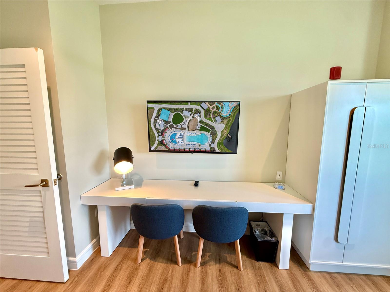 3151 SUNSET WALK DR #208