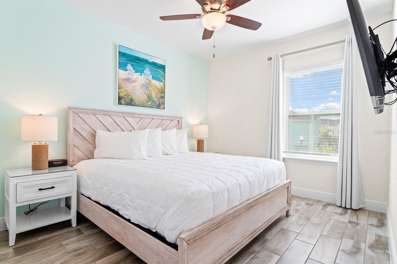 2979 CASTAWAY LN