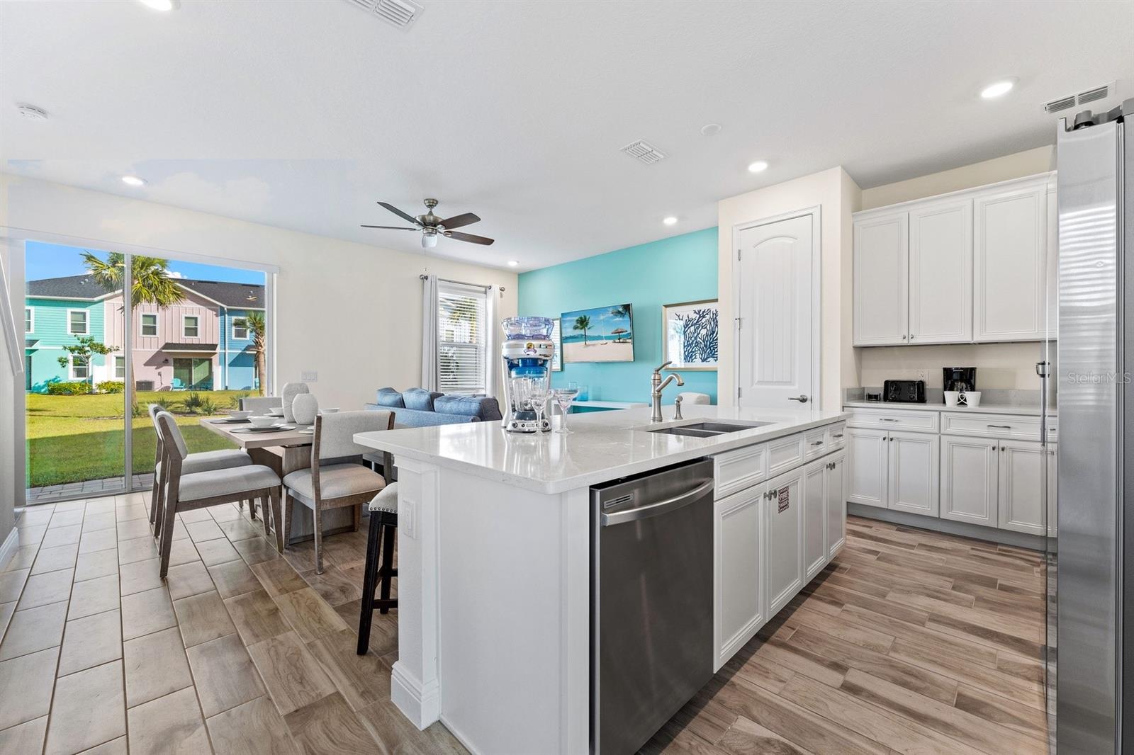 2979 CASTAWAY LN