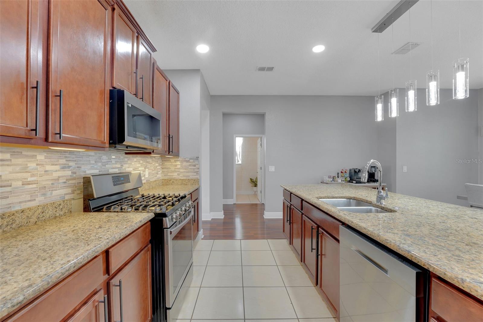 14505 BREAKWATER WAY