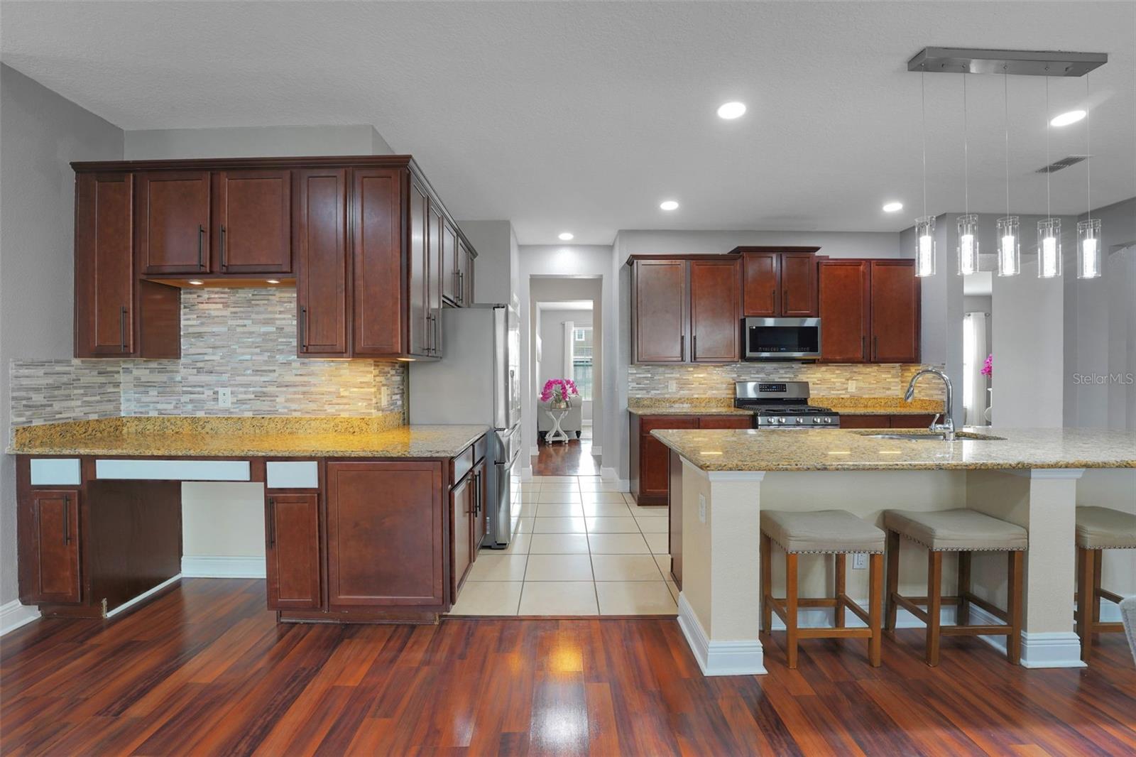 14505 BREAKWATER WAY