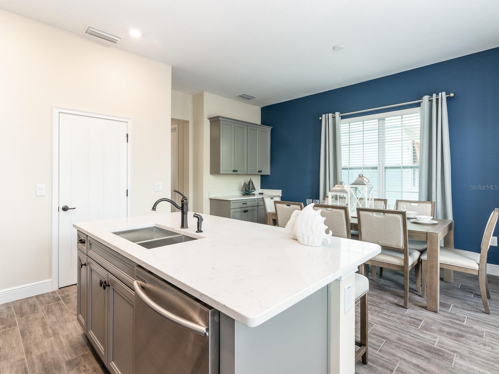 8081 DREAMSICLE DR