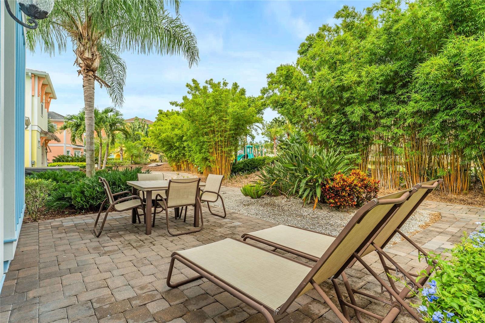 8005 SAND BAR DR