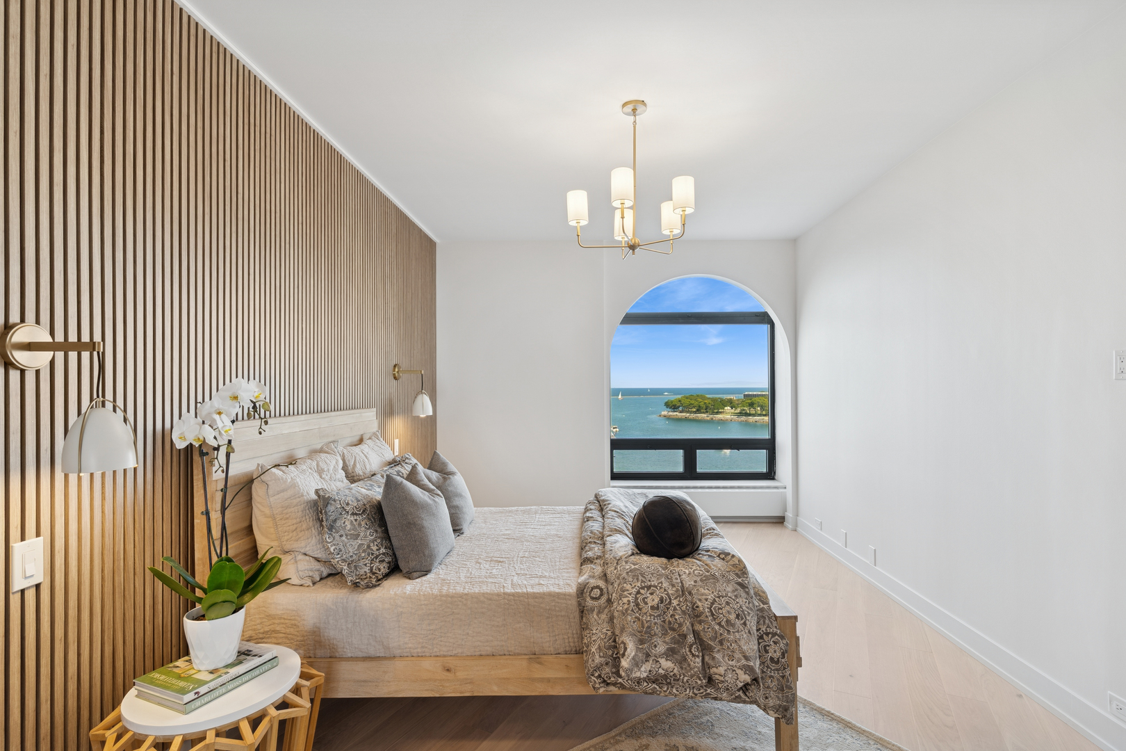 680 N Lake Shore Drive Unit: 604