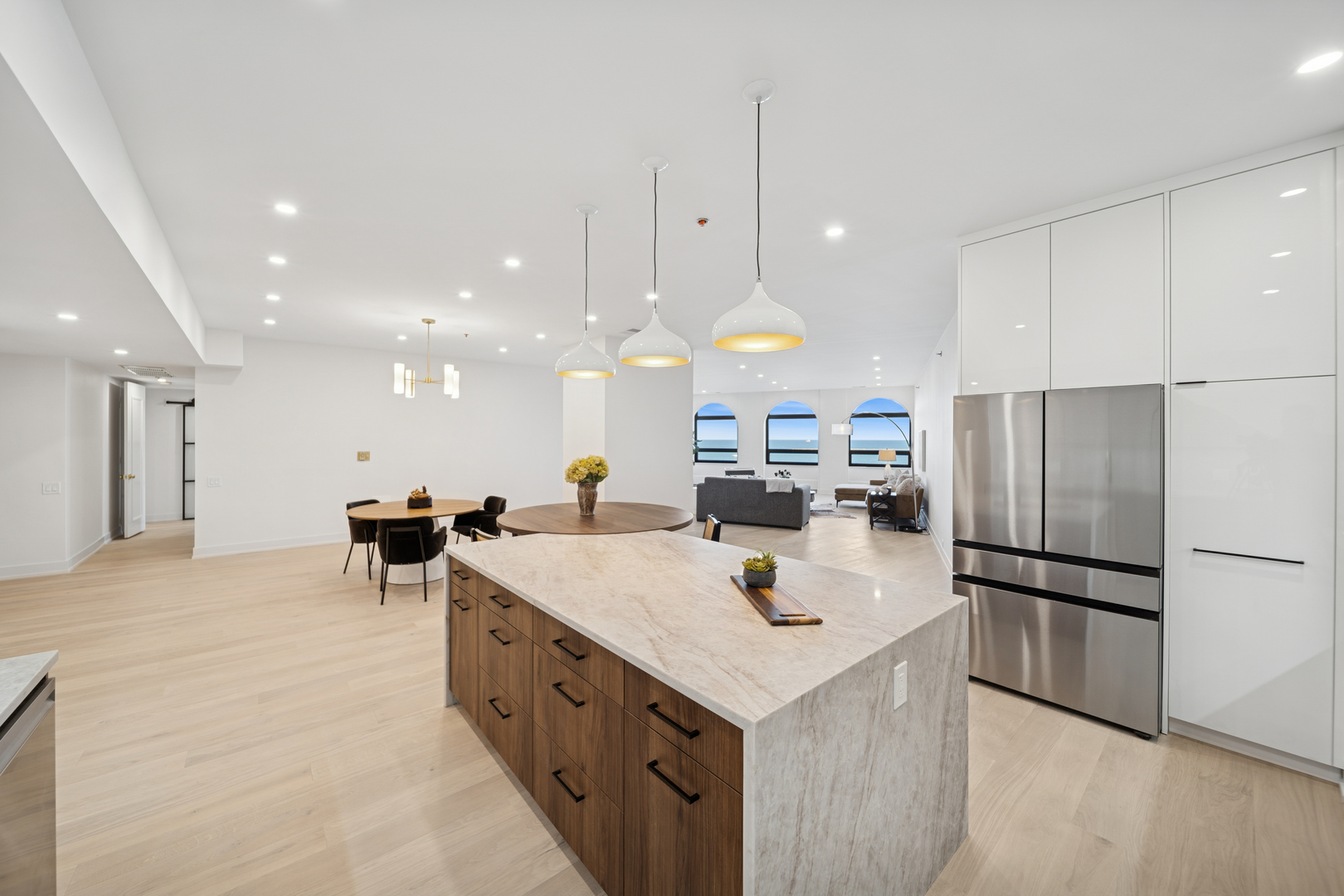 680 N Lake Shore Drive Unit: 604