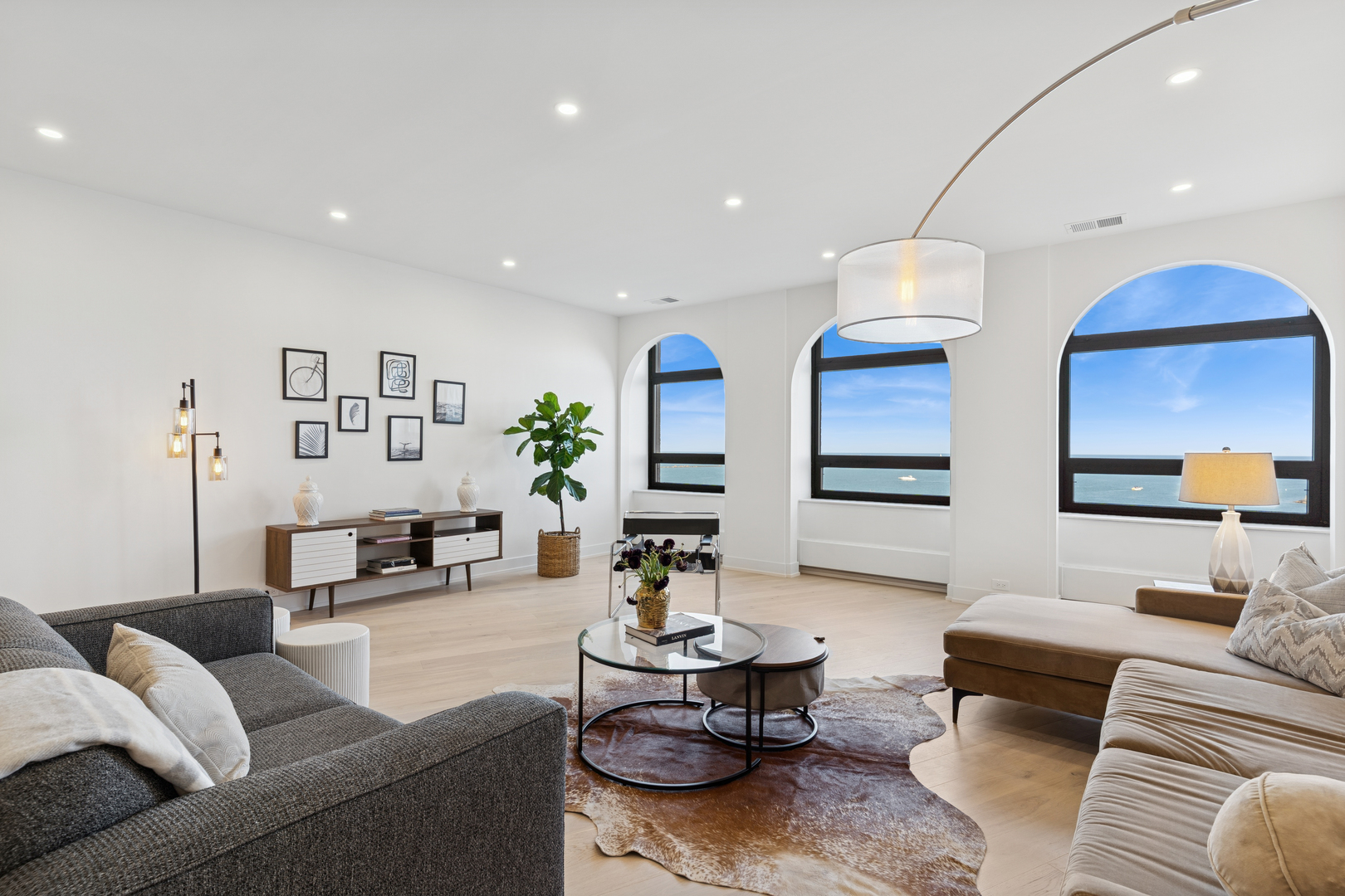 680 N Lake Shore Drive Unit: 604