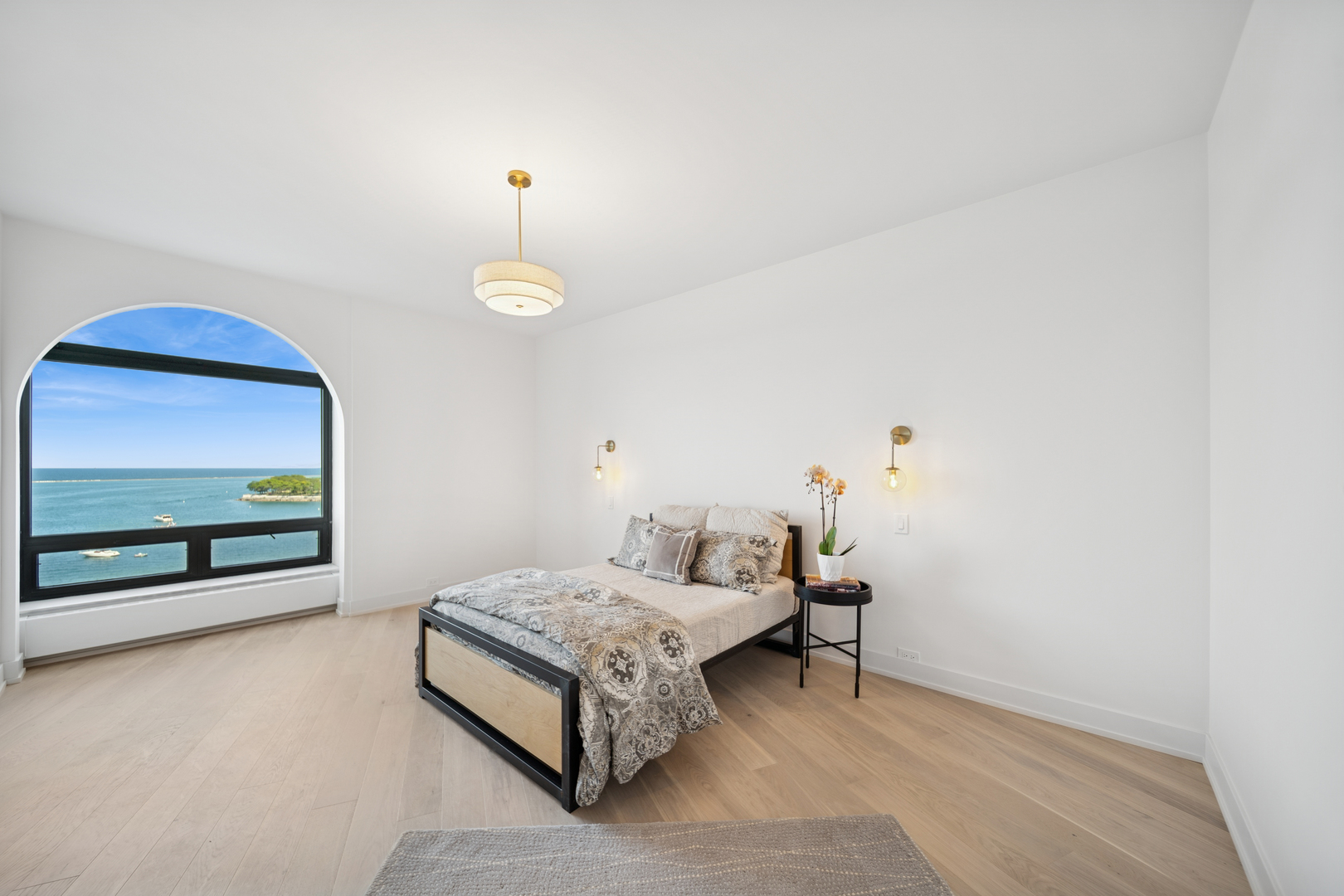 680 N Lake Shore Drive Unit: 604