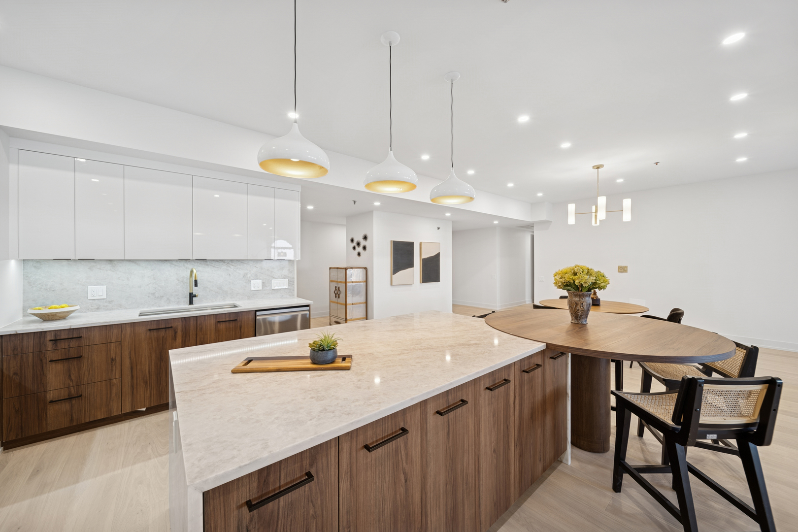 680 N Lake Shore Drive Unit: 604