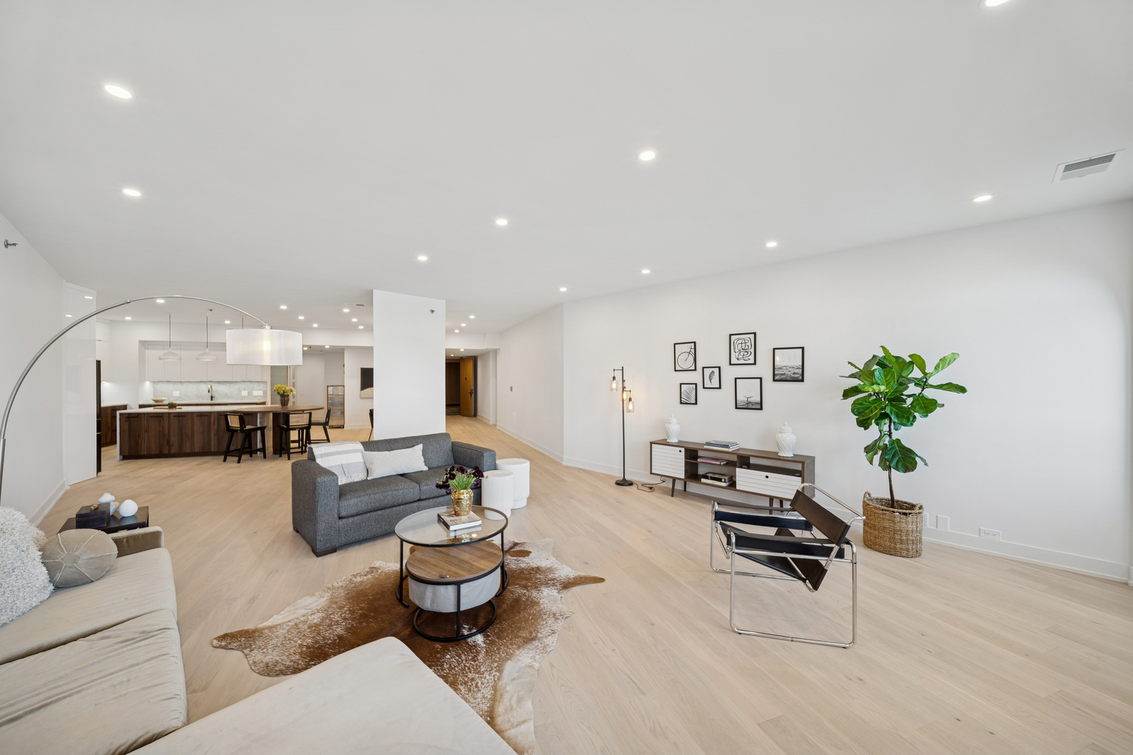 680 N Lake Shore Drive Unit: 604