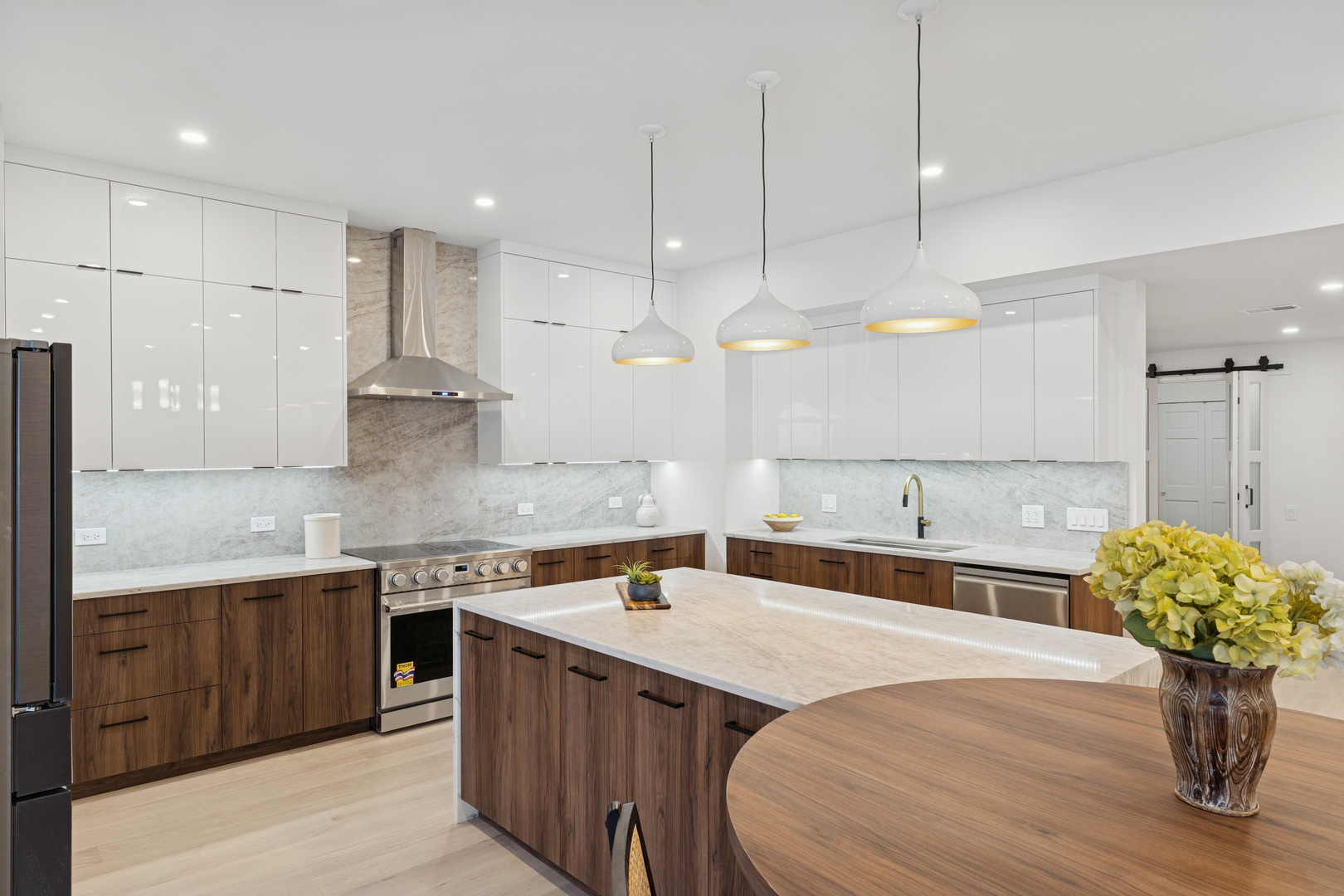 680 N Lake Shore Drive Unit: 604