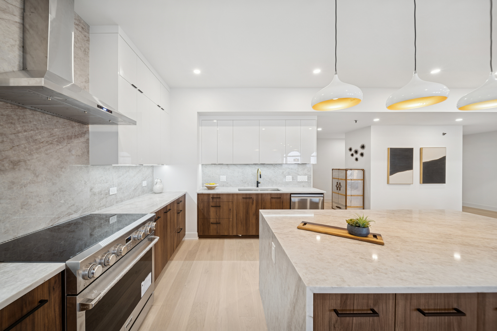 680 N Lake Shore Drive Unit: 604