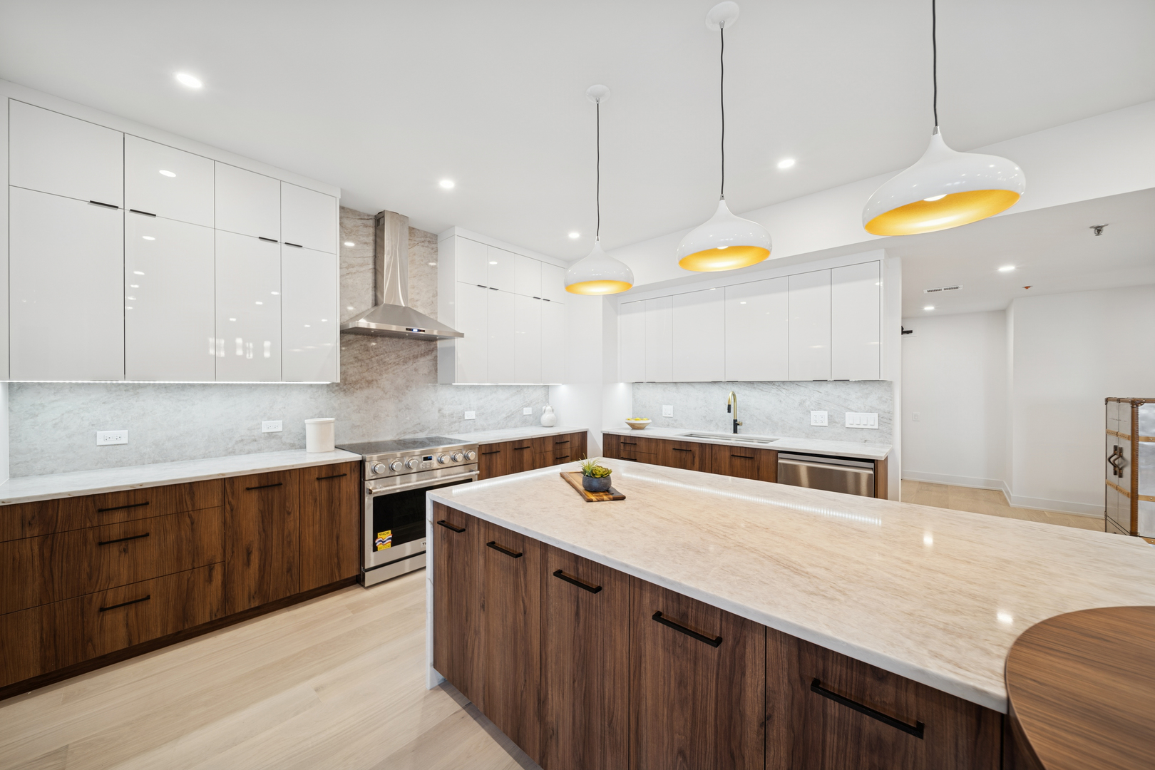 680 N Lake Shore Drive Unit: 604