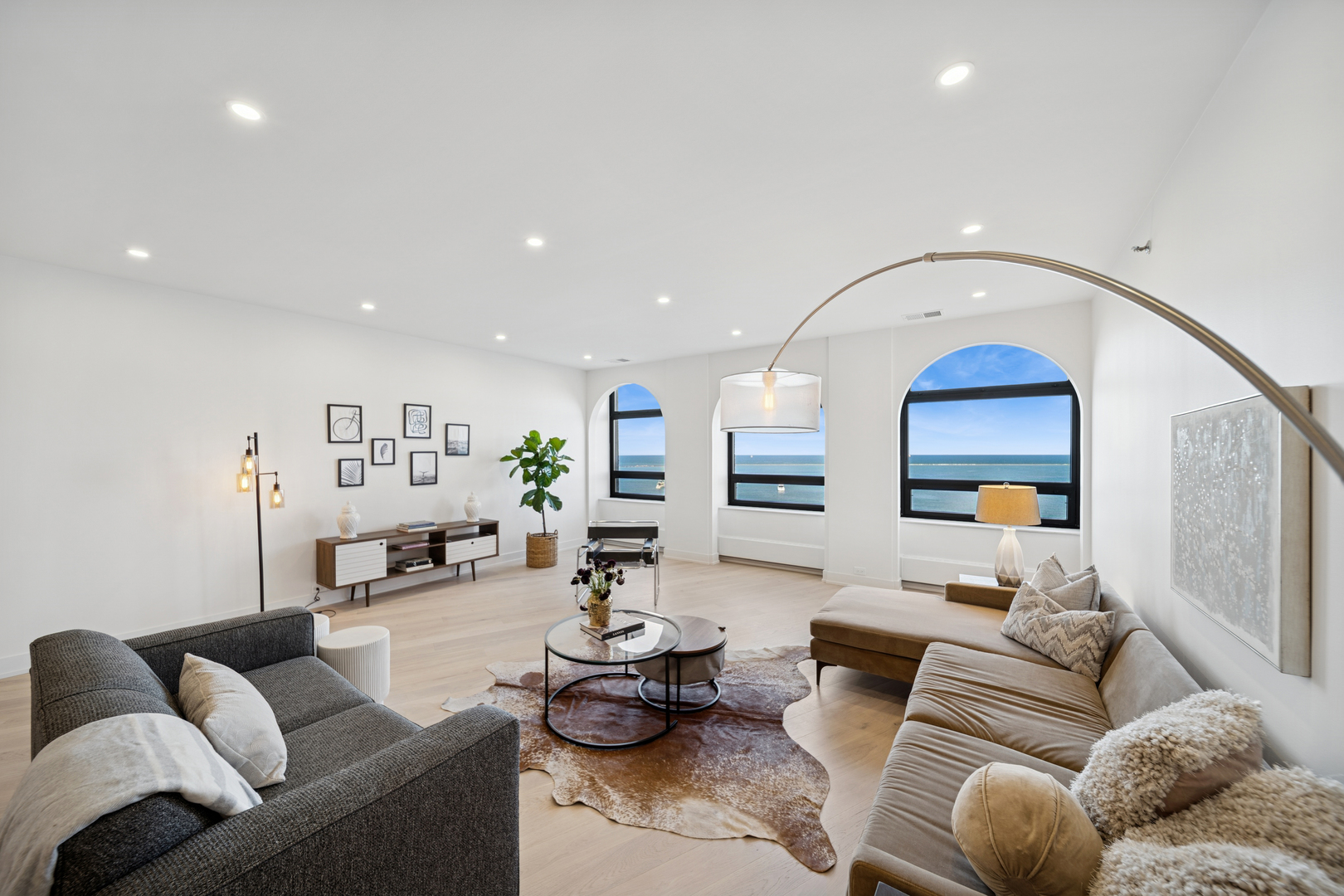 680 N Lake Shore Drive Unit: 604