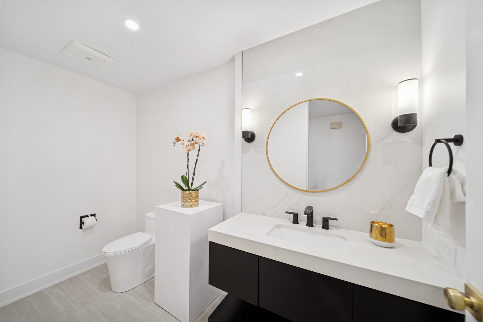 680 N Lake Shore Drive Unit: 604