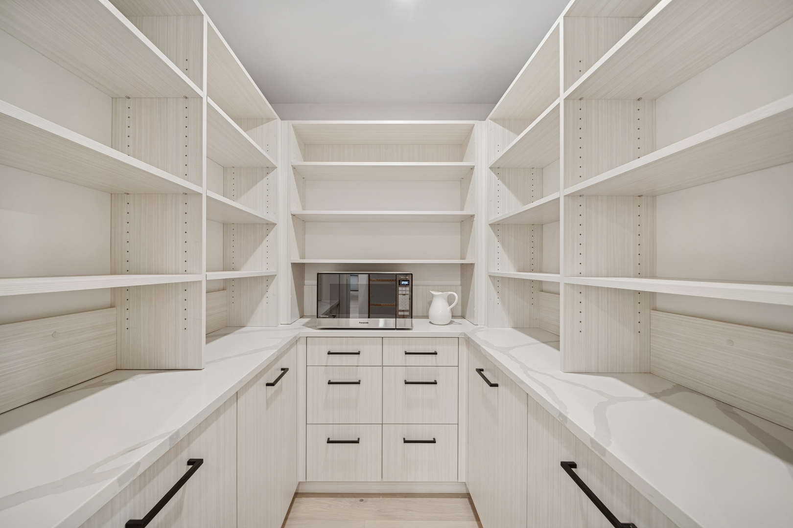 680 N Lake Shore Drive Unit: 604