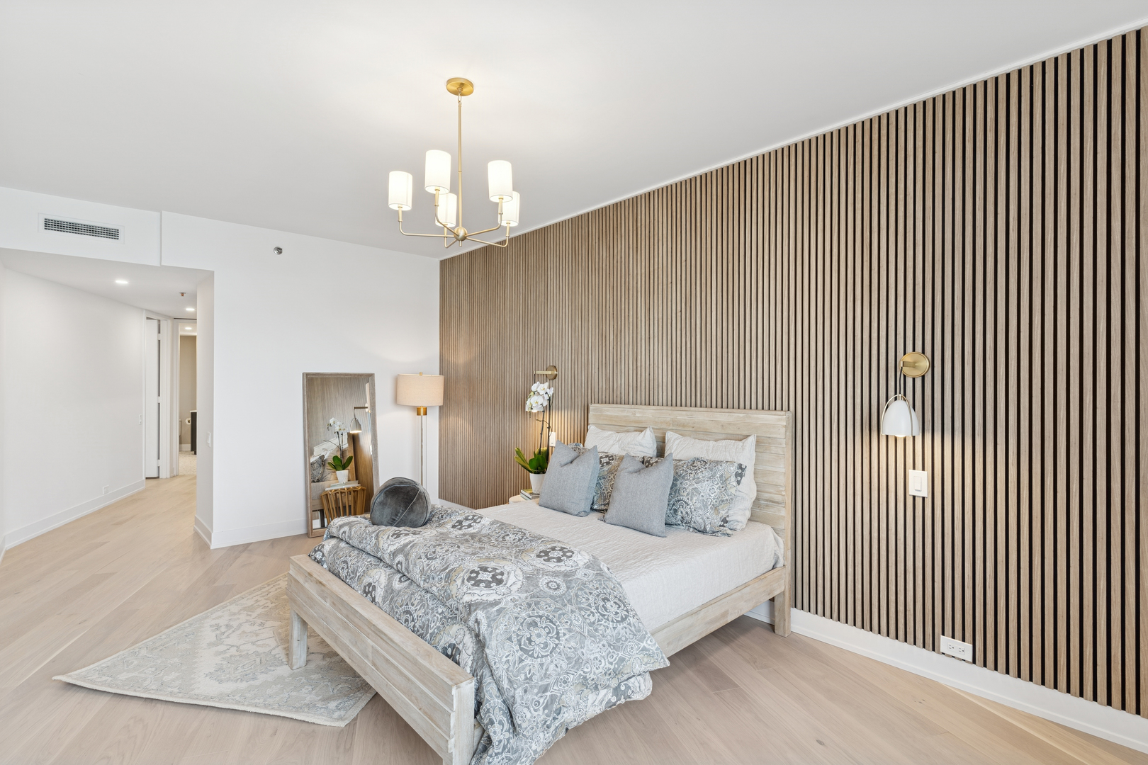 680 N Lake Shore Drive Unit: 604