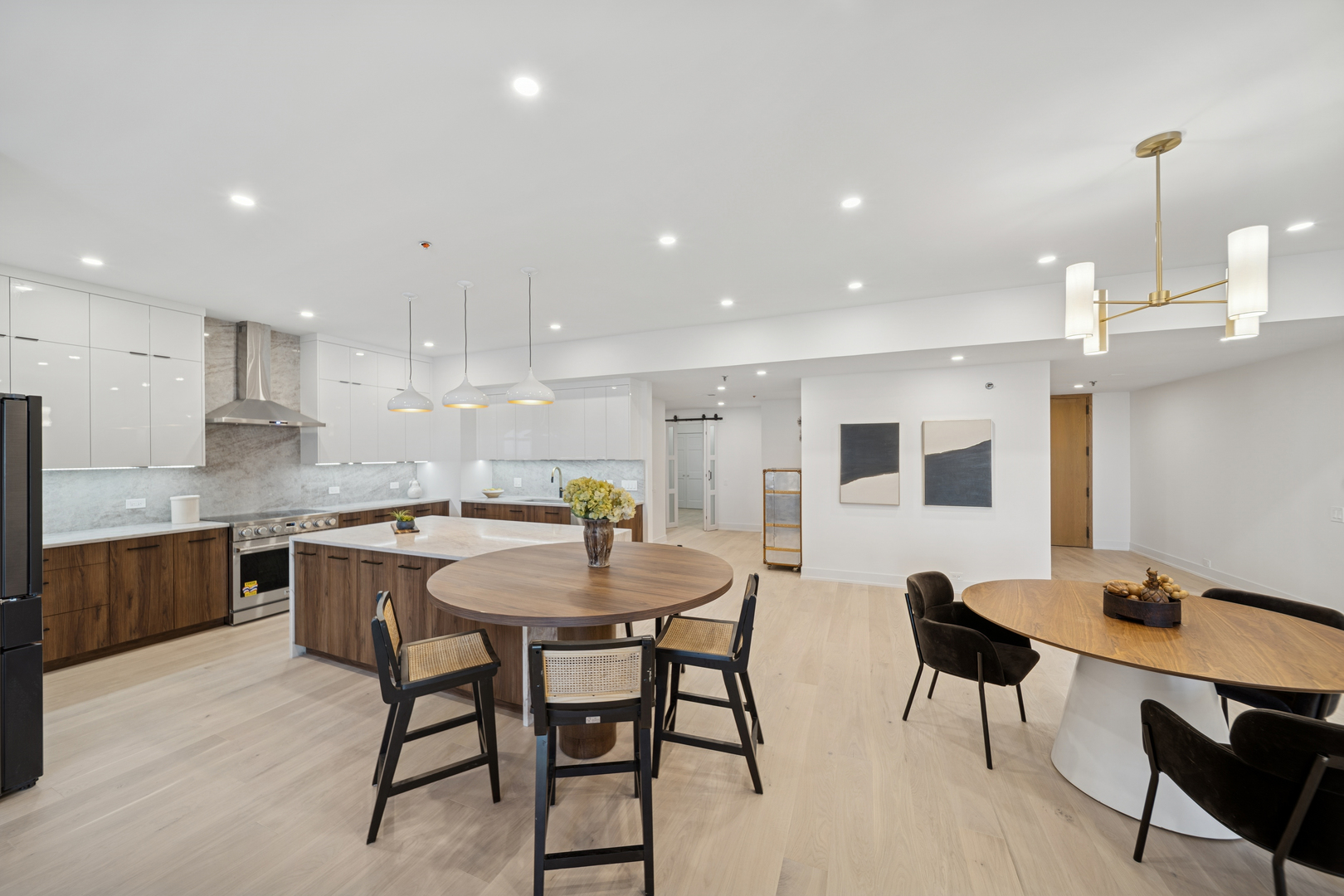 680 N Lake Shore Drive Unit: 604