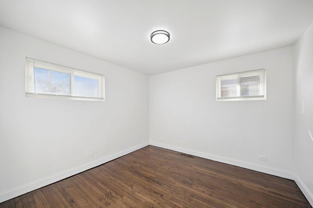 9505 S PEORIA Street