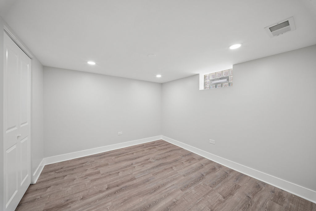 4150 W 83rd Street