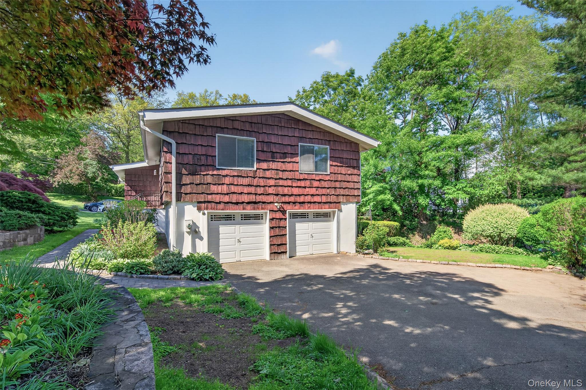 4 Brookdell Drive