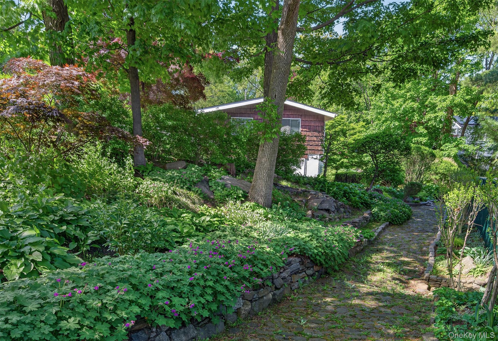 4 Brookdell Drive
