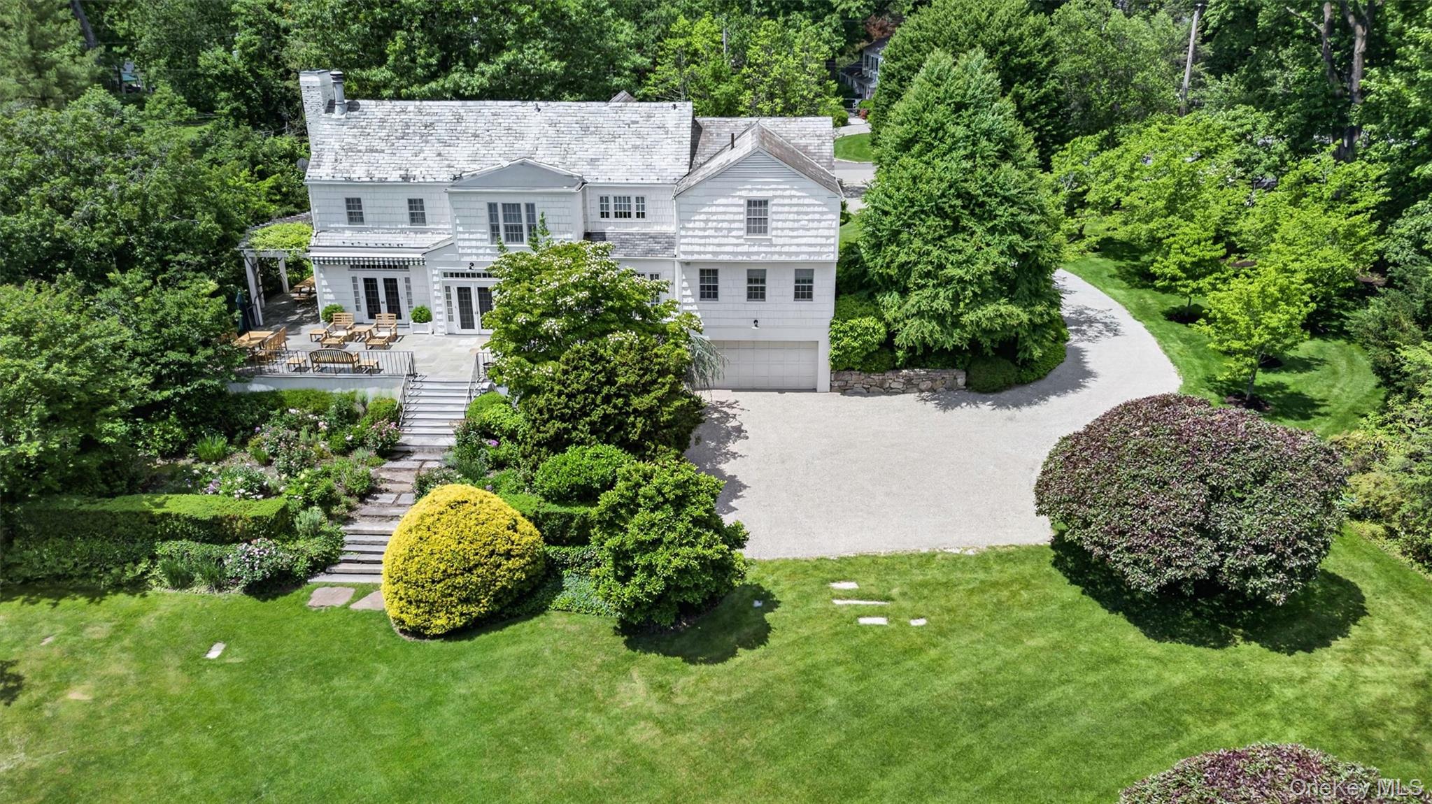 6 Hillair Circle