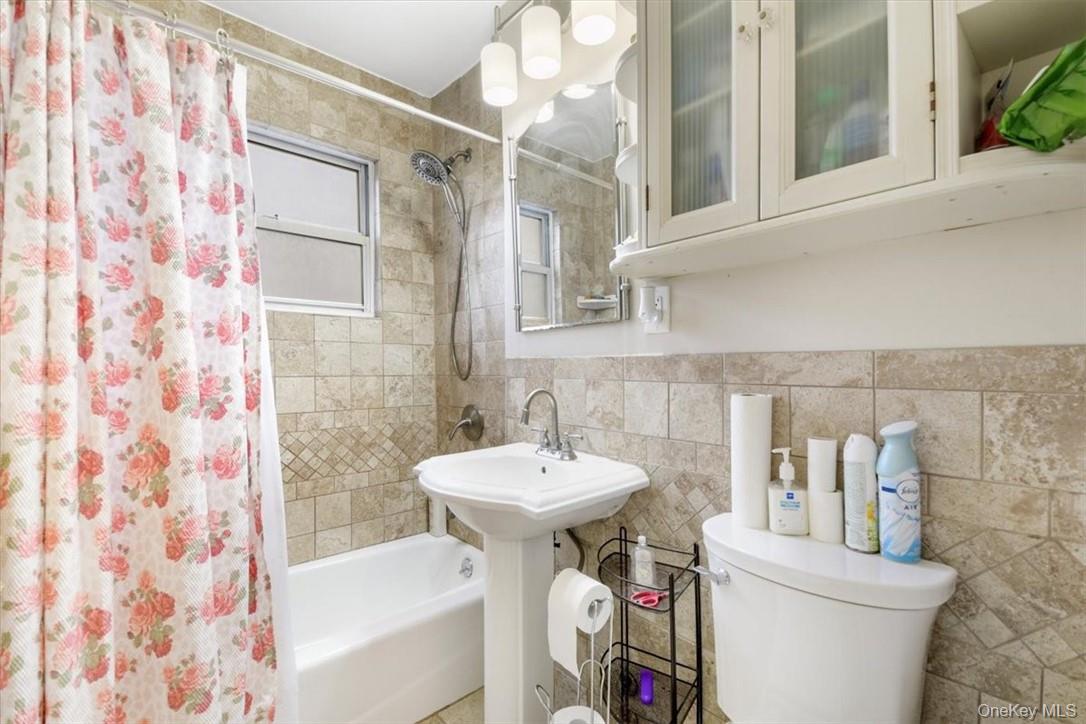 2 Soundview Avenue Unit: 2D
