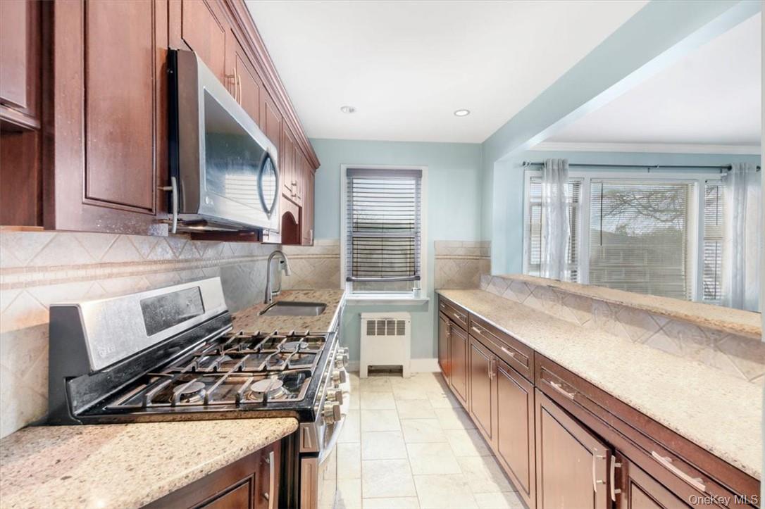 2 Soundview Avenue Unit: 2D