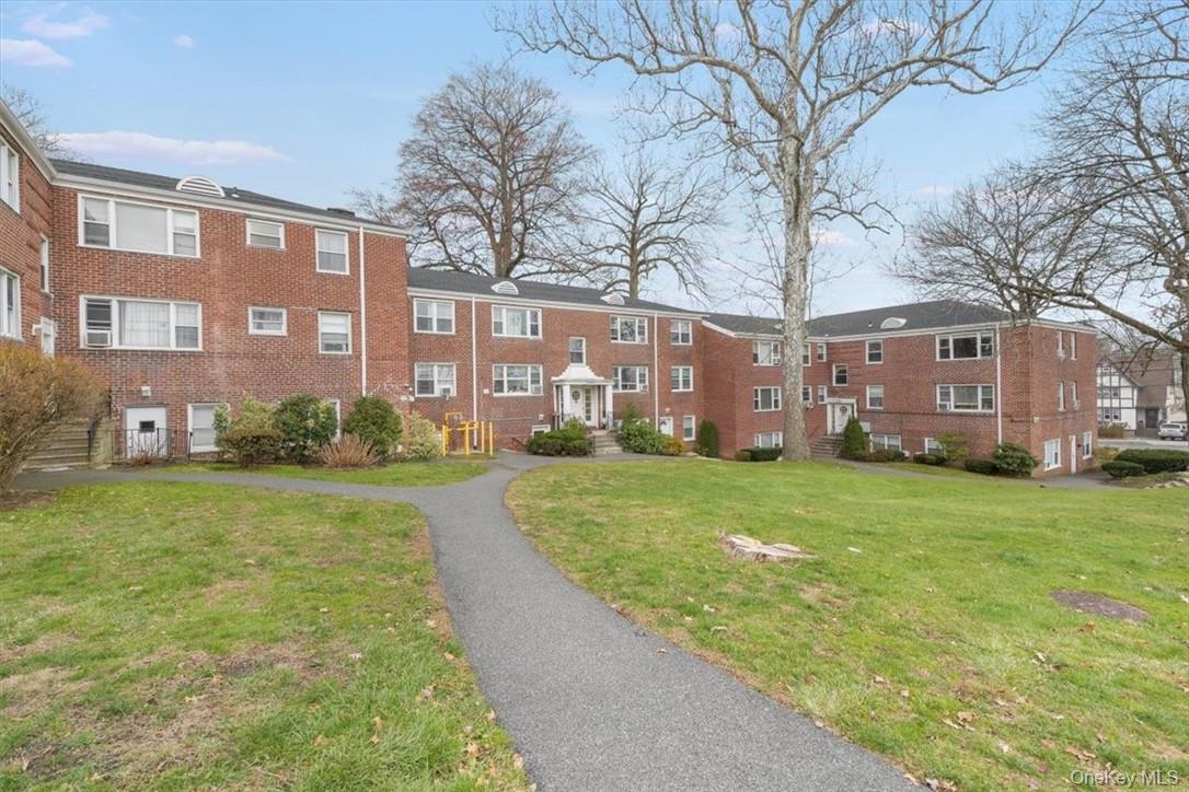 2 Soundview Avenue Unit: 2D